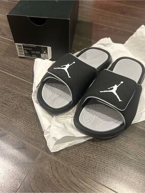 Jordan Slippers 5Y
